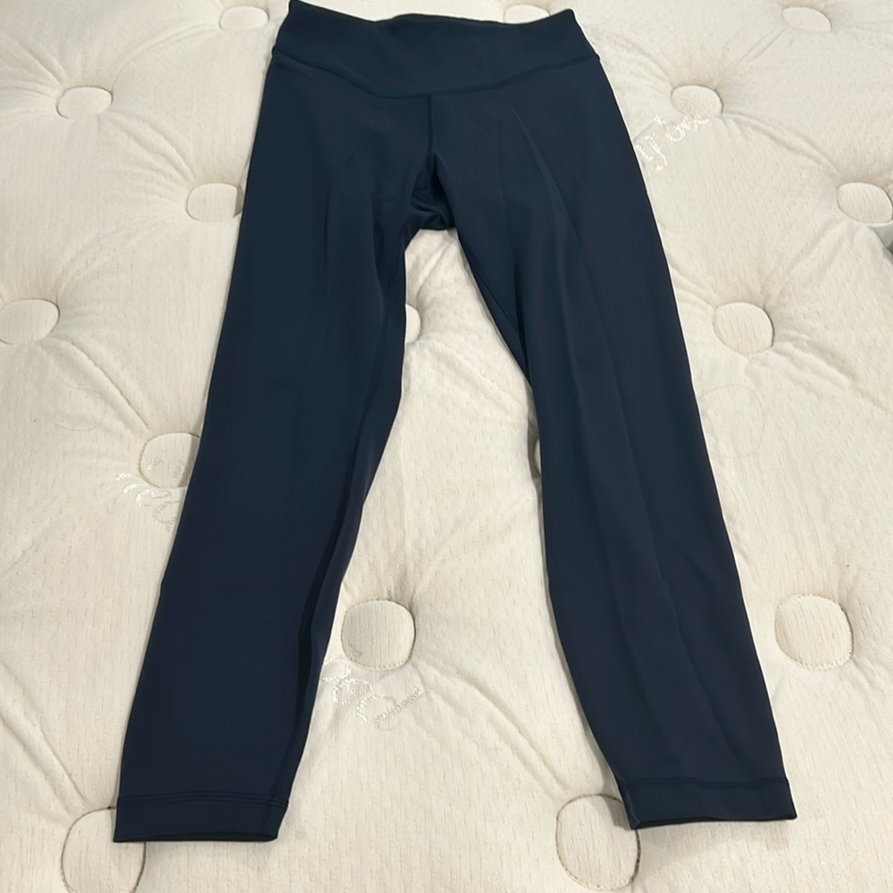 Lululemon Wonder Under Smooth Cover leggings size 6/ True Navy